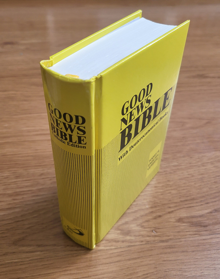 Уценка! GOOD NEWS BIBLE. Today's English Version. Библия на английском языке c неканоническими книгами. Большой формат. Словарь, карты, закладка /220x150/