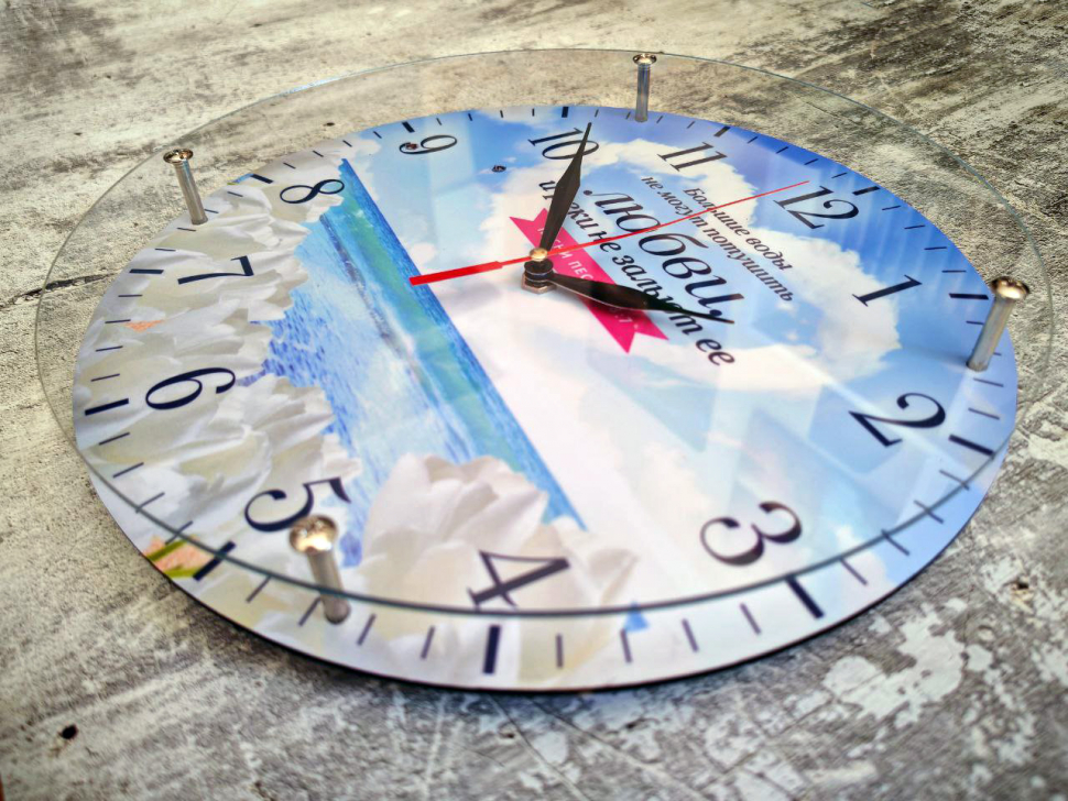 Часы настенные: "Любовь никогда не перестает" /круглые/