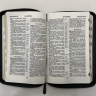 БИБЛИЯ 077 ZTI Маяк, серая экокожа, параллельные места, золотой срез, индексы, молния, две закладки /180х245/ БИБЛИЯ 077 ZTI Маяк, серая экокожа, параллельные места, золотой срез, индексы, молния, две закладки /180х245/