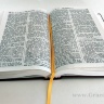 БИБЛИЯ ГЕЦЕ "с оливковой ветвью". Твердый переплет, цвет черный, закладка