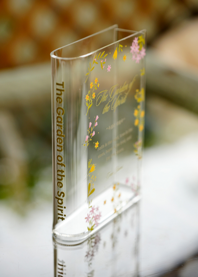 Ваза-книга для цветов: THE GARDEN OF THE SPIRIT