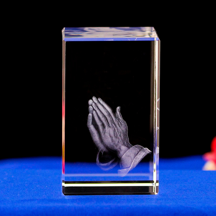 Сувениры с лазерной гравировкой внутри стекла. Лазерная гравировка внутри стекла. 3d гравировка внутри стекла. Лазерный гравер artis 1060sf. Лазерная гравировка внутри стекла.