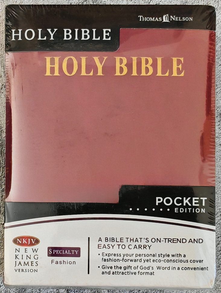 Уценка! HOLY BIBLE. New King James Version. Pocket Edition. Библия Короля Иакова на английском языке. Новая версия, карманное издание, словарь, карты, закладка, слова Иисуса выделены красным /155х115/