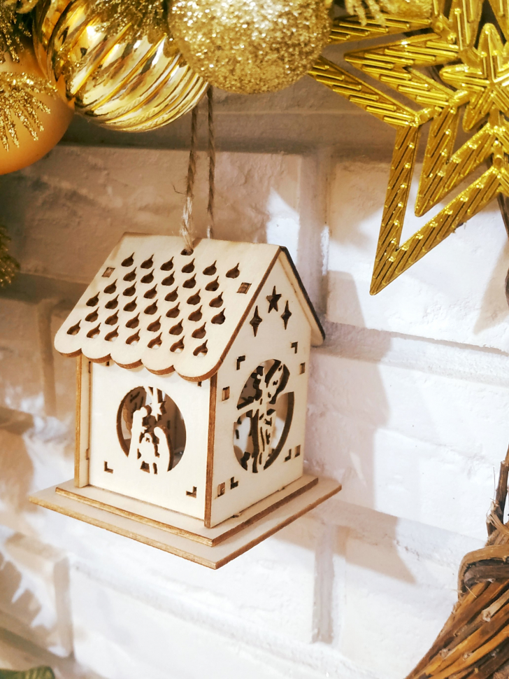 РОЖДЕСТВЕНСКИЙ ВЕНОК "Фонарик" /золотой/