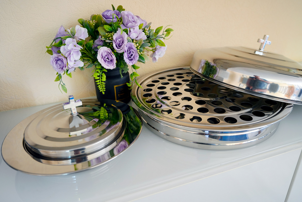 НАБОР ДЛЯ ПРИЧАСТИЯ: поднос, крышка с крестом, тарелка для хлеба /72 стаканчика/