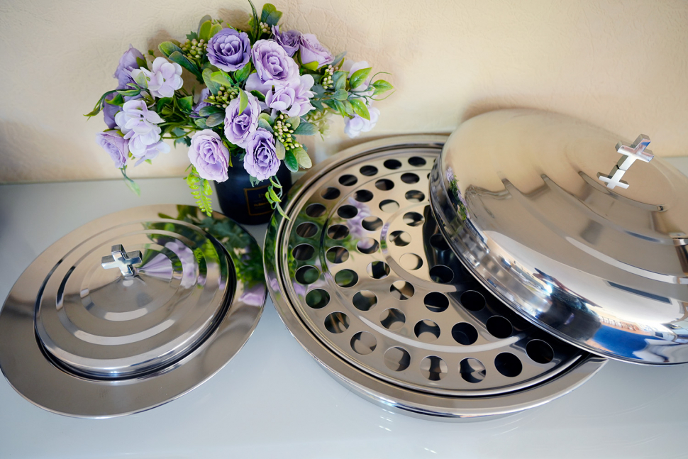 НАБОР ДЛЯ ПРИЧАСТИЯ: поднос, крышка с крестом, тарелка для хлеба /72 стаканчика/