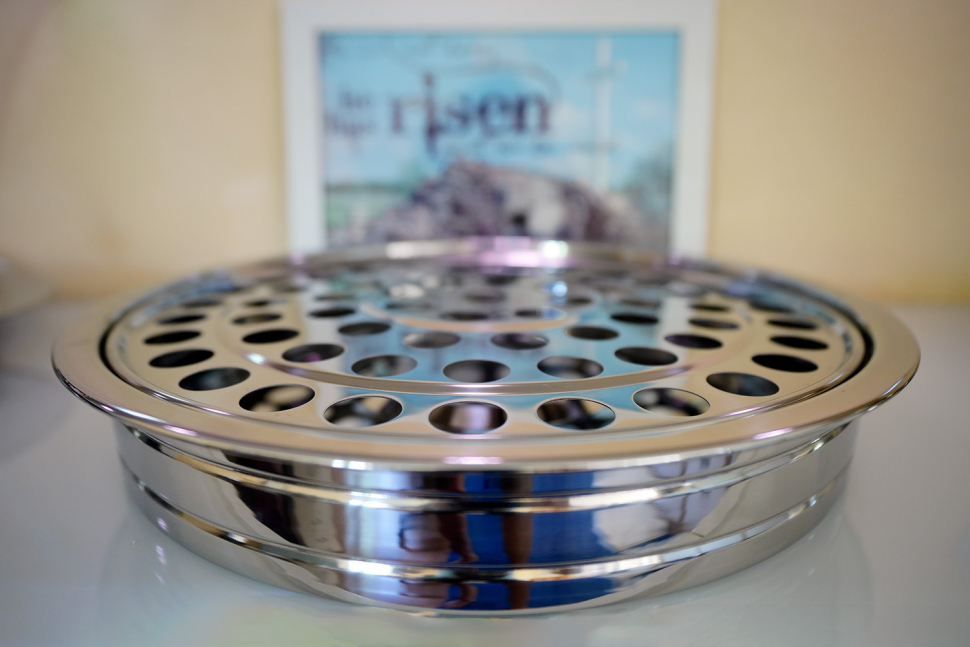 БОЛЬШОЙ НАБОР ДЛЯ ПРИЧАСТИЯ: 3 подноса + крышка с крестом /216 стаканчиков/