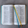 БИБЛИЯ 055. Вензель, бирюзовый цвет, эко кожа, золотой обрез, параллельные места, закладки /140х215/ БИБЛИЯ 055. Вензель, бирюзовый цвет, эко кожа, золотой обрез, параллельные места, закладки /140х215/