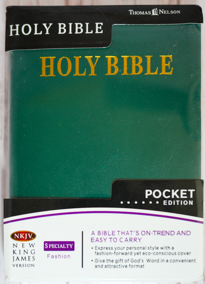 HOLY BIBLE. New King James Version. Pocket Edition. Библия Короля Иакова на английском языке. Новая версия, карманное издание, словарь, карты, закладка, слова Иисуса выделены красным /155х115/